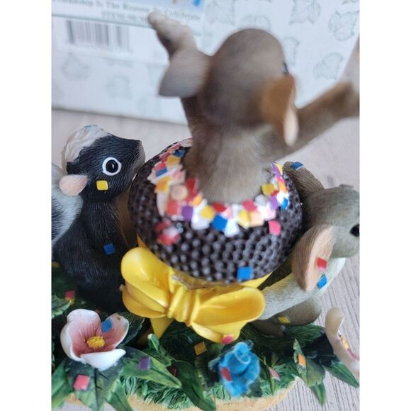 Fitz Floyd Charming Tails friendship is the reason to celebrate figure - Picture 9 of 12